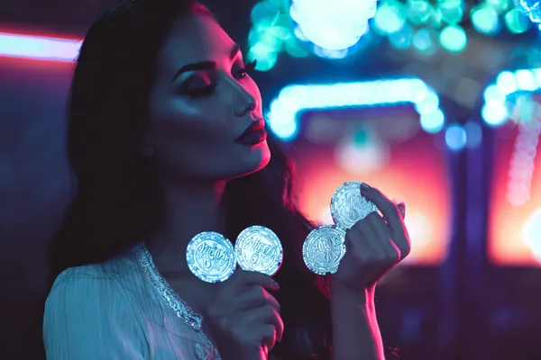 A person using their device against a moody casino-themed background, illustrating the smooth re-entry process at T9999.